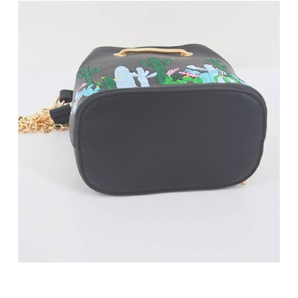 Cactus Embroidered Bucket Bag - Picture 4 of 5